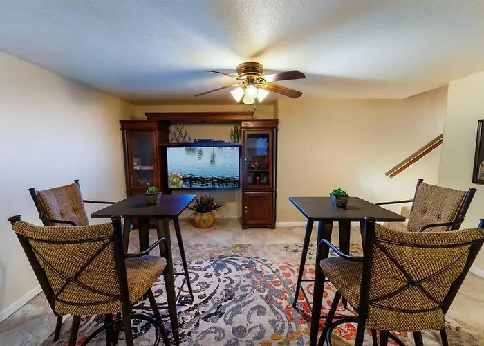 Ocotillo Lakes With Pool Heater, Golf Views, Bbq Holiday home *