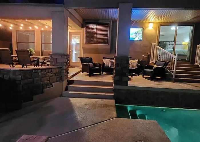 Ocotillo Lakes With Pool Heater, Golf Views, Bbq Holiday home Chandler