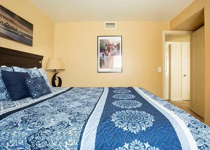 Ocotillo Lakes With Pool Heater, Golf Views, Bbq Holiday home Chandler