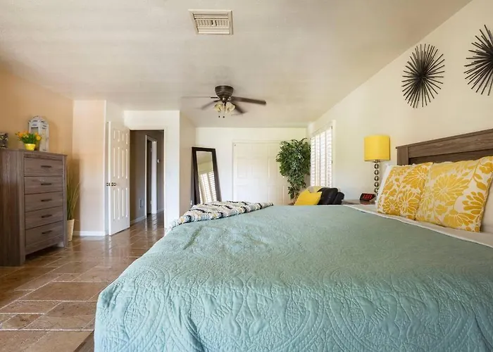 Ocotillo Lakes With Pool Heater, Golf Views, Bbq *