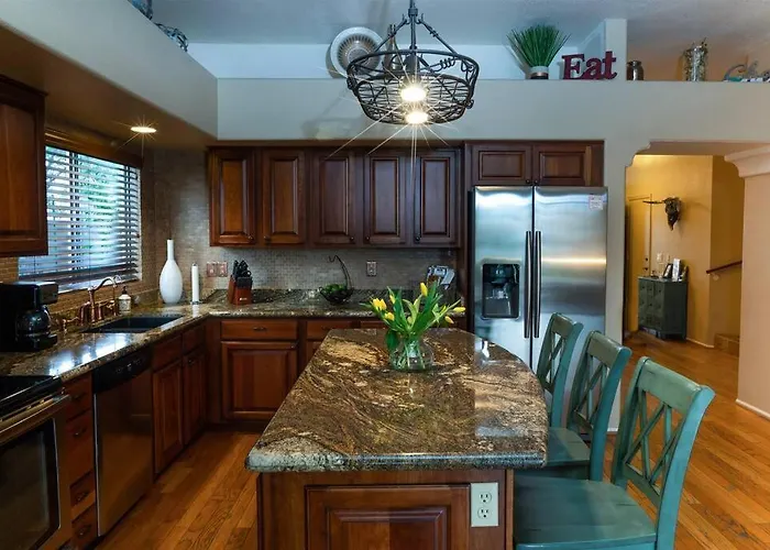 Ocotillo Lakes With Pool Heater, Golf Views, Bbq Holiday home Chandler