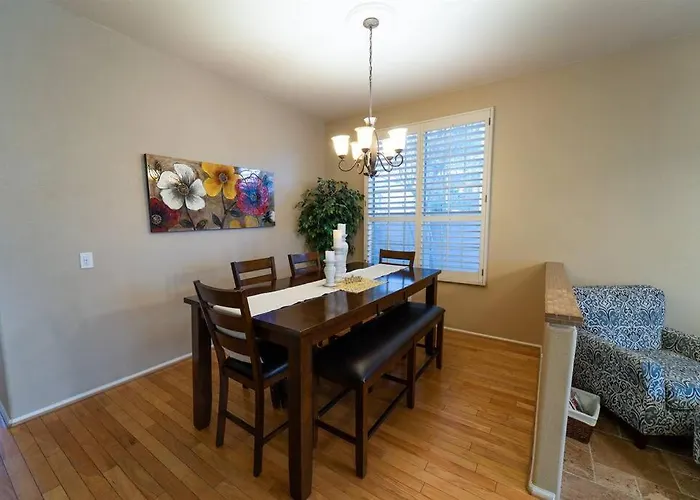 Ocotillo Lakes With Pool Heater, Golf Views, Bbq Holiday home Chandler