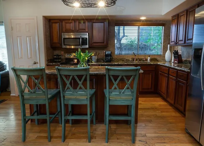 Ocotillo Lakes With Pool Heater, Golf Views, Bbq Holiday home